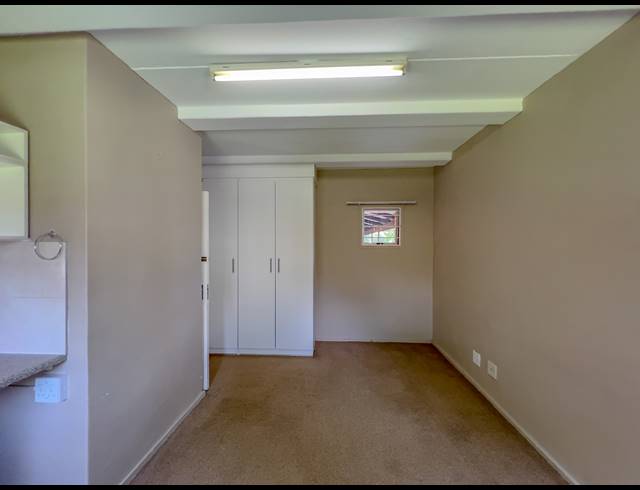 0.5 BEDROOM APARTMENT RENTED IN HATFIELD
